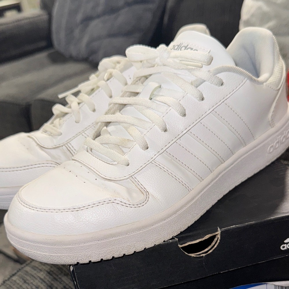 Adidas Hoops 2.0